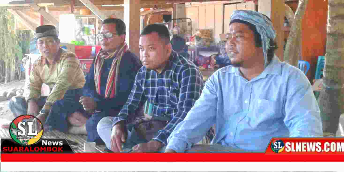 Warga Dusun Ujung Desa Kuta