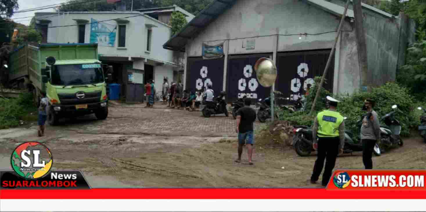 Lakalantas di jalan raya Sengkol - Kuta