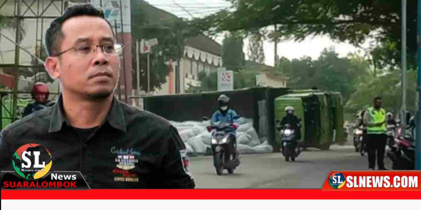 Truk Fuso terguling di jalan raya FAKTA RI