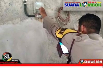 Polisi Isi Tokel Listrik Untuk Masjid di Desa Kelebuh Praya Tengah
