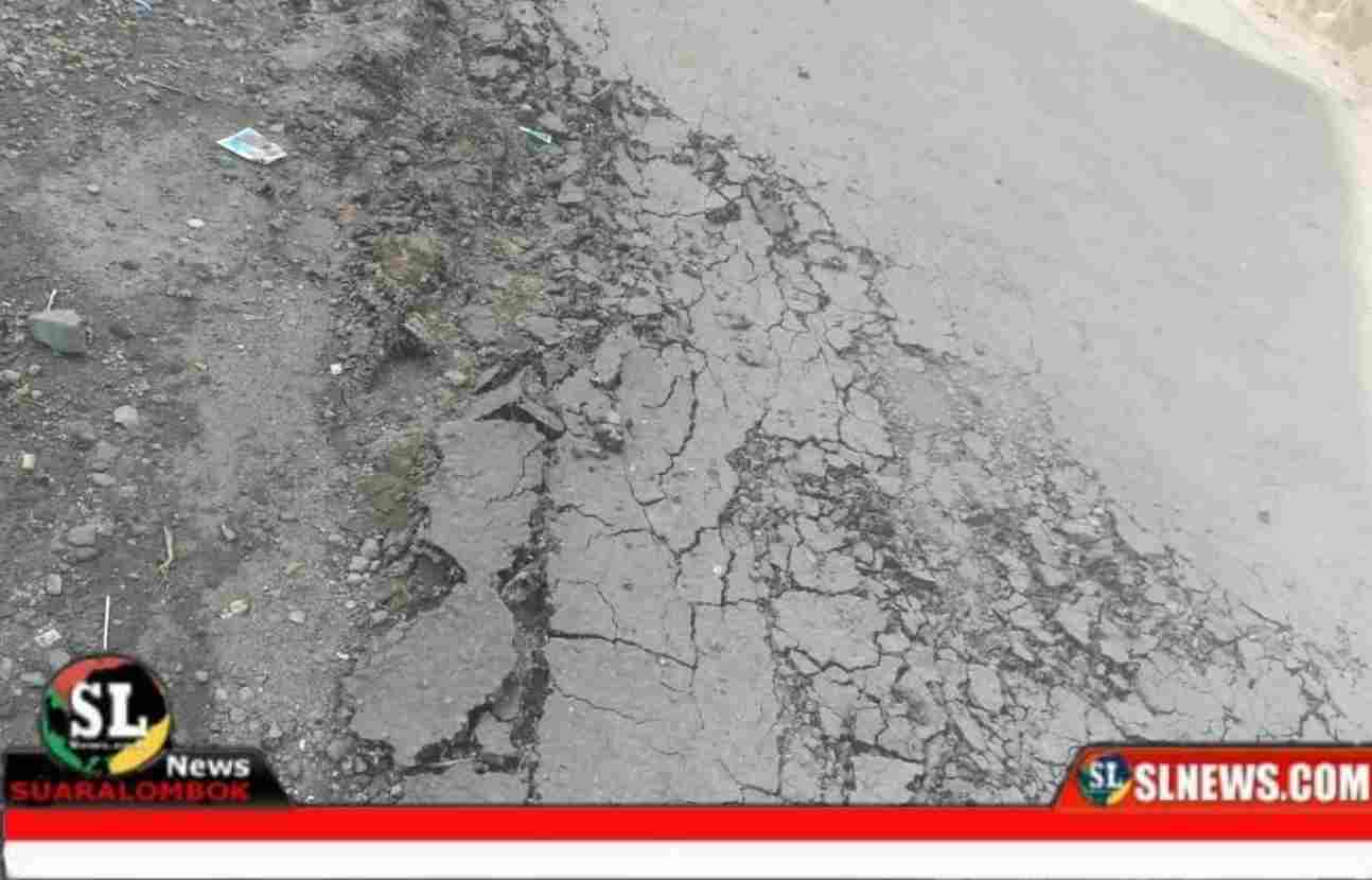 Proyek Aspirasi Anggota  DPRD NTB  Fraksi Gerindra Rusak Jalan Lingkungan