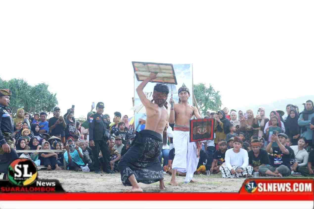 Pemdes Mekar Sari Gelar Peresean Sambut Bau Nyale 2026