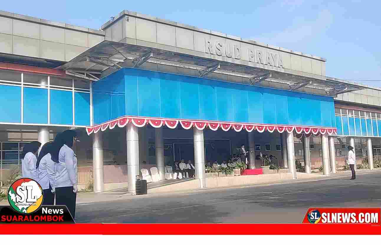 Petugas Upacara HUTke -81 Kemerdekaan RI di RSUD Praya Dari Kalangan Perempuan