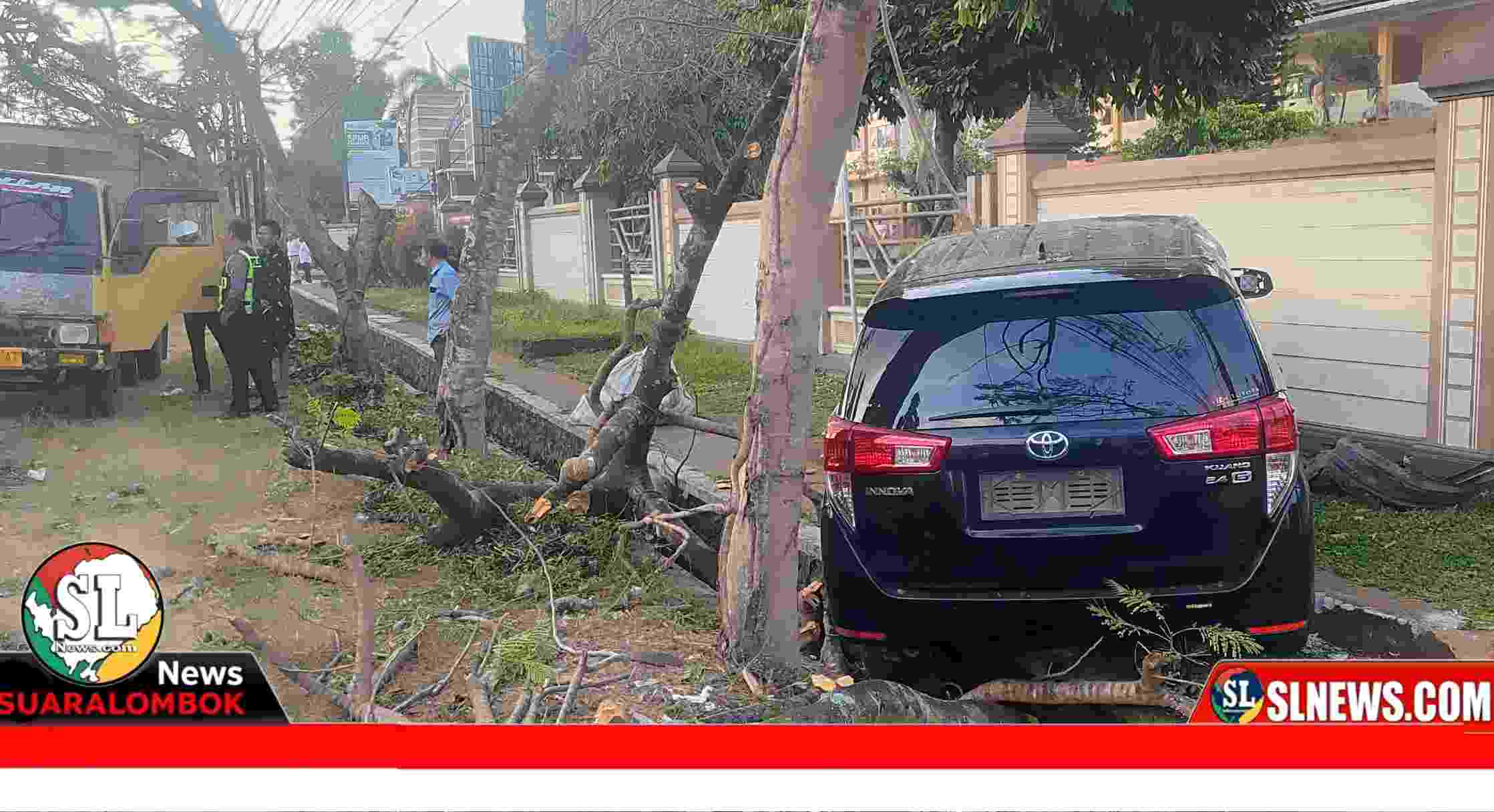 Kecelakaan Tunggal di Depan SMKN 1 Praya